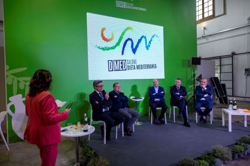 salone-della-dieta-mediterranea-giornalista-Rai-Anna-Scafuri-Emilio-Ferrara-Fulvio-Bonavitacola-Franco-Alfieri-Antonio-Iannone-DMED-2023